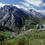 Rural Pena Castil Sotres