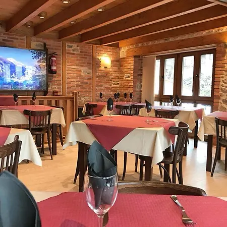 מלון Rural Pena Castil